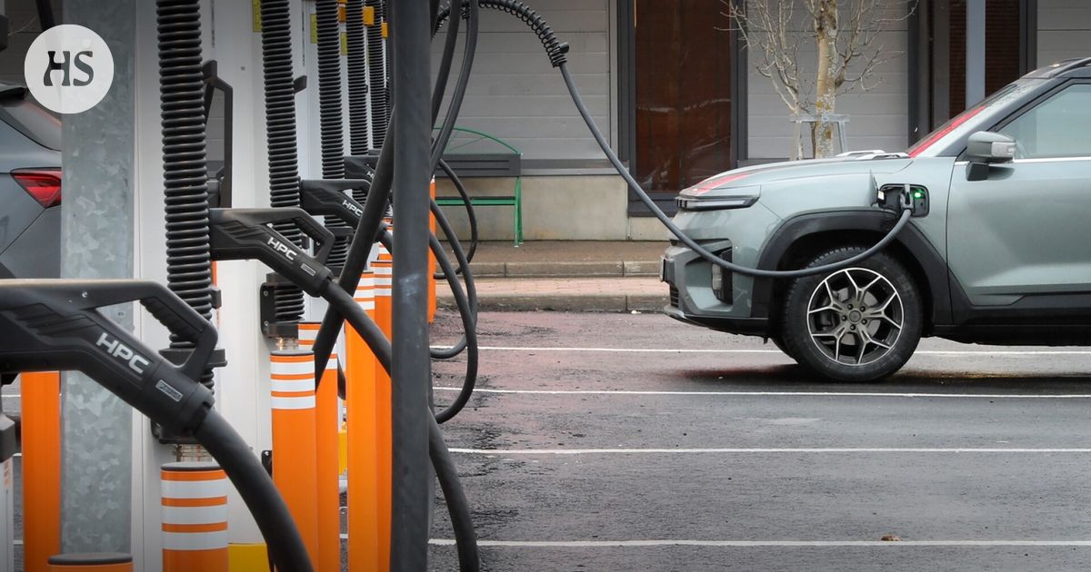 Viisi kuviota paljastaa, millä tavalla suomalaiset lataavat autojaan