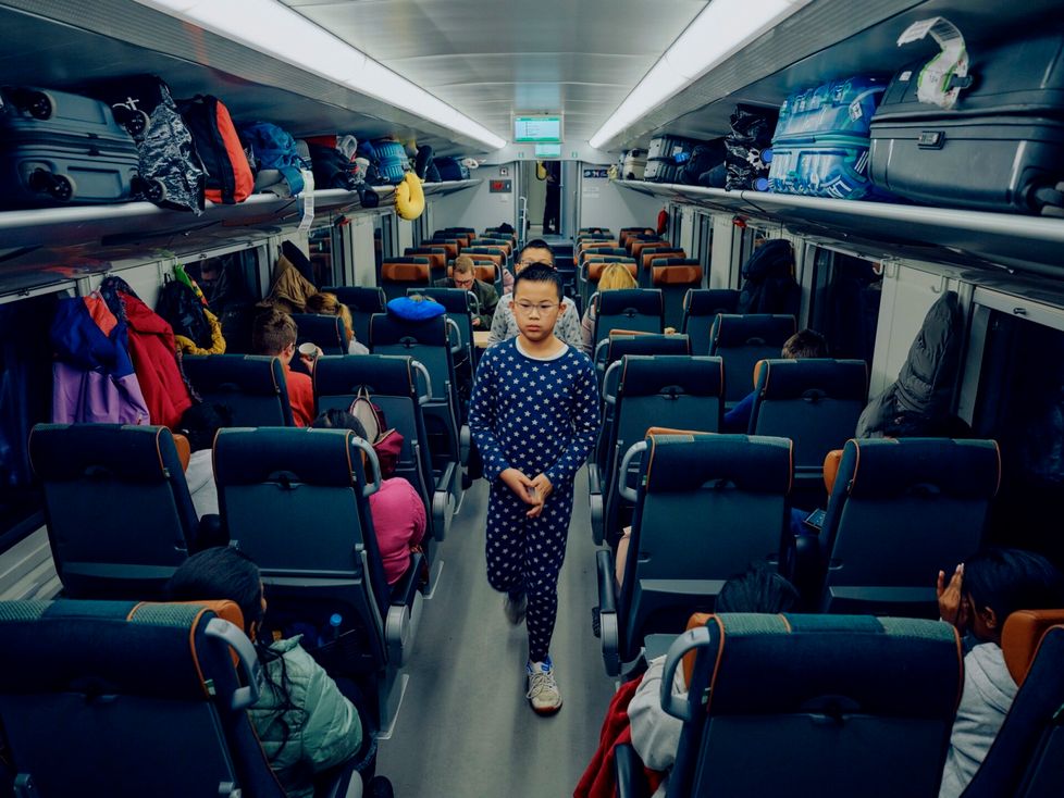 Kemijärven-yöjuna ajettiin tänä vuonna ensi kertaa myös jouluaattona. Loppuunmyydyn  junan vaunut täyttyivät etenkin aasialaisista turisteista. 