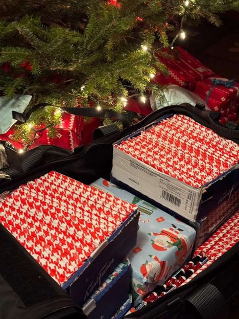 Bowen Taisto Popkin hankki Fazerin avustuksella yhteensä 36 kiloa sinikuorista suklaata.