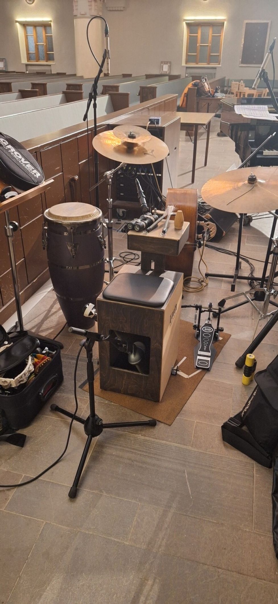 Tiro Rohkimainen sai aattona soittaa kahdessa messussa. Omaksi joulun suosikikseen Rohkimainen nimesi messun aloittaneen Heinillä härkien kaukalon. Väkeäkin oli mukavasti, Rohkimainen kiittelee.