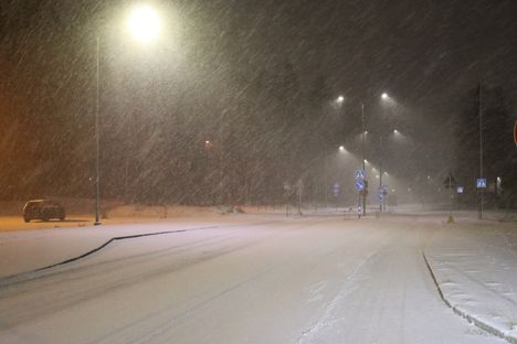 Lumisade pyyhkäisi Nokian yli joulukuun puolivälissä.