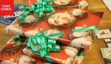 Moni suomalainen myy joululahjoja Torissa