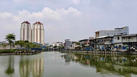 Jakartan arki rakentuu yhä huterammalle perustalle. Sunda Kelapan pinokkiotalot huojuvat veden päällä.