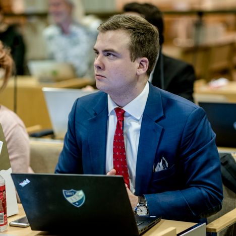 Asianajaja ja kaupunginvaltuutettu Otto Meri kertoo IS:lle, että kriittisen palautteen määrä ja voimakkuus on yllättänyt.