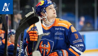 Ykkössentterinä pelaava Oliver Suvanto iski Nuorille Leijonille kolmannen osuman