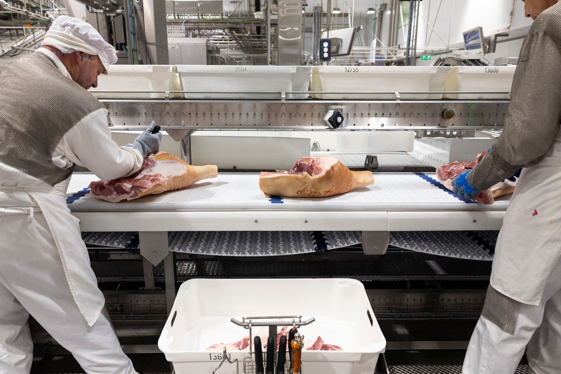 Miltei kaikki osat kinkusta käytetään jossain muodossa. Esimerkiksi luut voivat mennä kaupaksi vaikkapa koiranruokana.