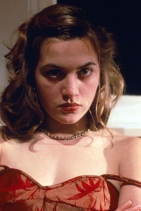 Kate Winslet oli ensimmäistä pitkää elokuvaansa Taivaalliset olennot tehdessä 17–18-vuotias.