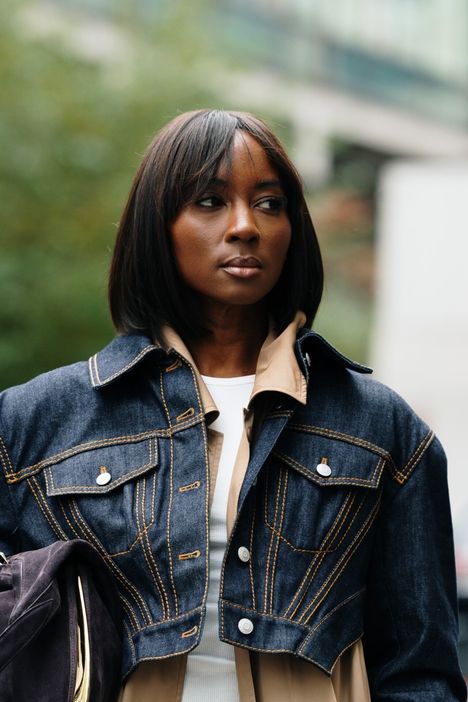 Rikotun otsatukan kuuluu jakautua keskeltä hieman kahtia.