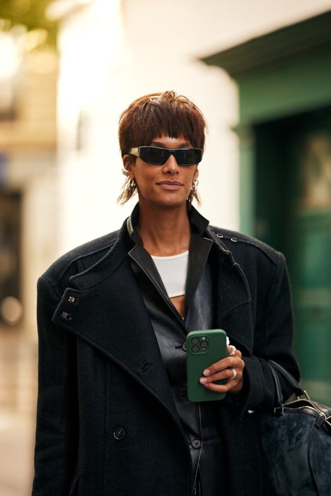 Tasainen otsatukka sopii tietenkin myös tähän boheemiin tukkaan.