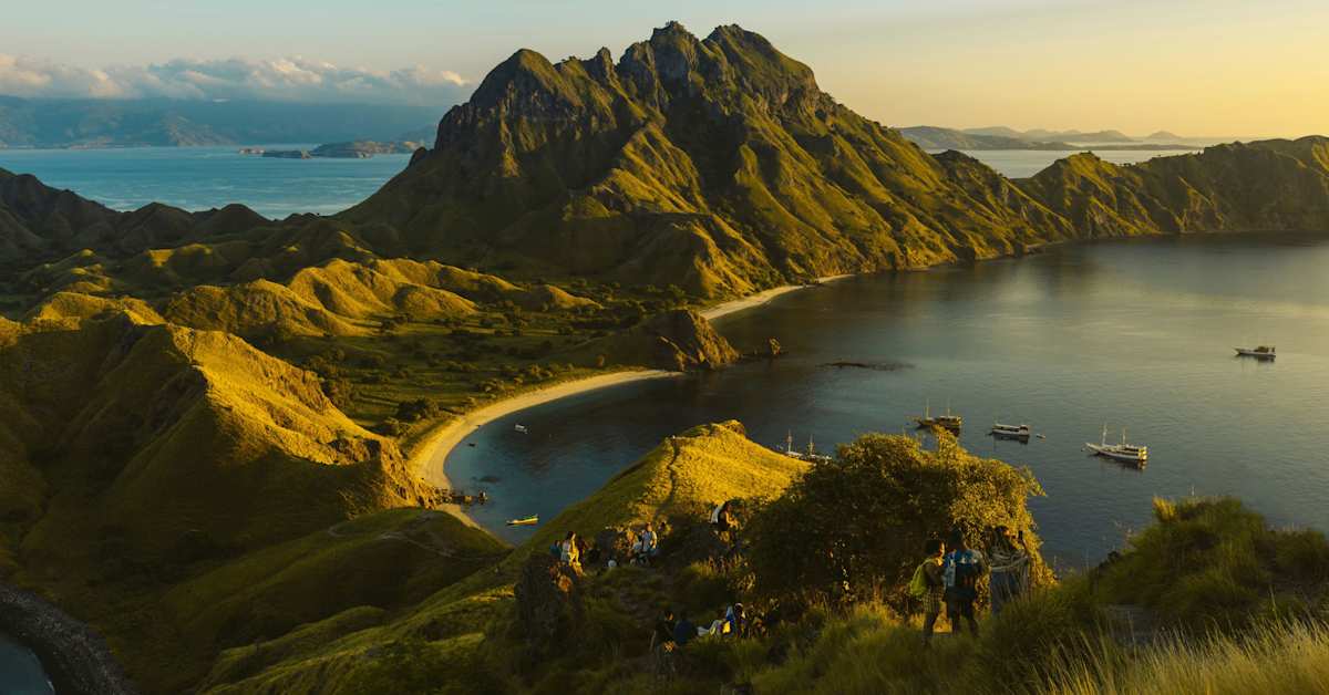 Espanjalais­perhe kateissa turistiveneen upottua Indonesiassa | Uutisia lyhyesti