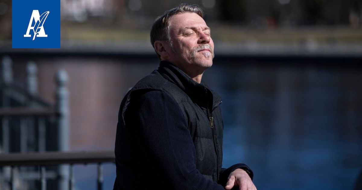 Irtisanoutunut suosikkinäyttelijä palasi Tampereen Teatterin näyttämölle