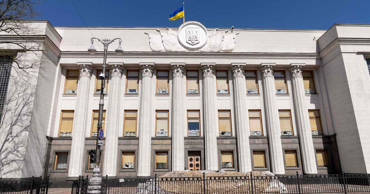 Ukrainan parlamentissa muhii korruptioskandaali – mediatiedot: Tutkinta kohdistuu presidentin lähipiiriin | Ulkomaat