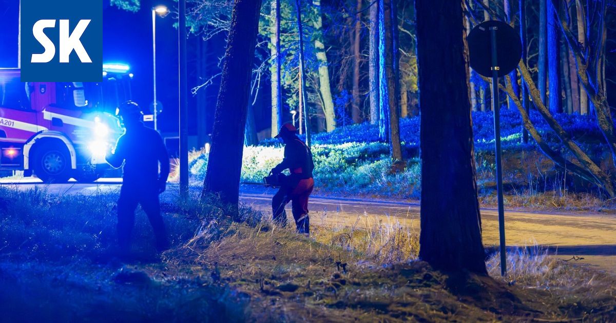 Video näyttää: Pelastuslaitos sulki Rauman Suvitien