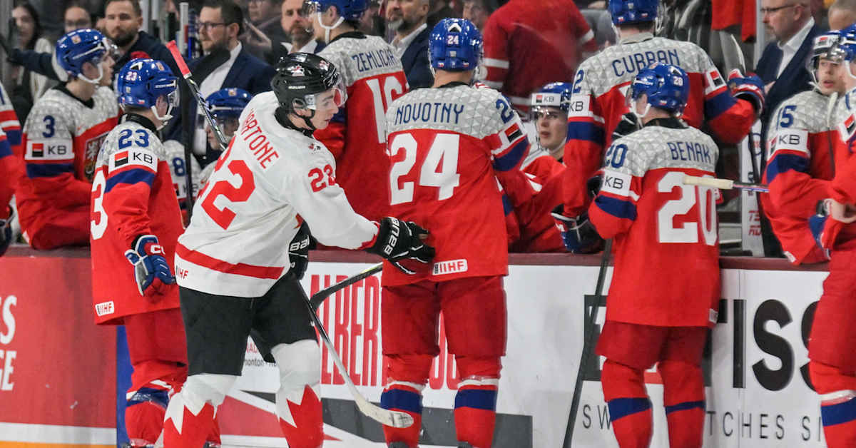 Erikoista törttöilyä nuorten MM-jääkiekossa – Kanadan joukkueella monta syytä anteeksi­pyyntöihinsä | Urheilua lyhyesti
