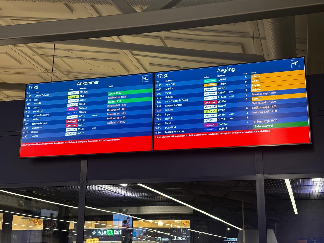 Kittilän lentoasemalla tiedotetaan kentän olevan suljettu erittäin vaikeiden sääolosuhteiden vuoksi.