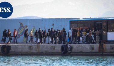 Kreikan rannikkovartiosto on pelastanut viime päivinä satoja ihmisiä Kreetan edustalta | Uutissuomalainen