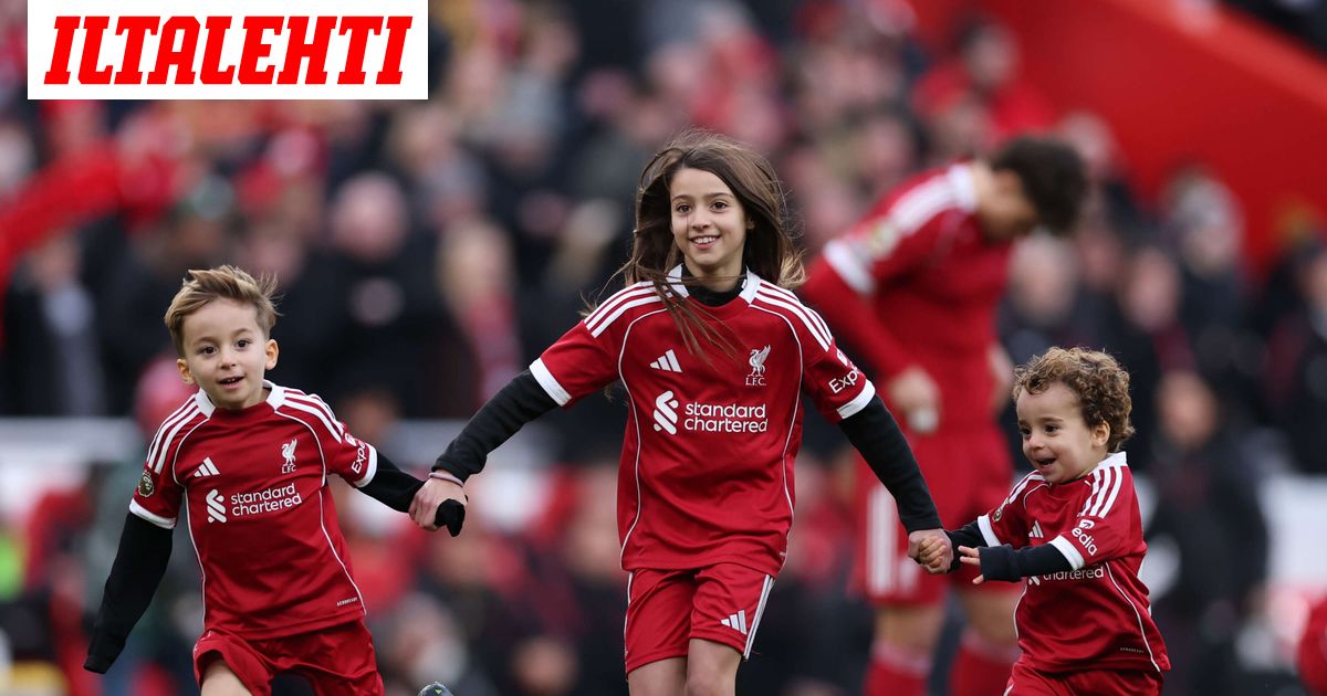 Tunteikas hetki – Traagisesti kuolleen Diogo Jotan lapset Anfieldilla