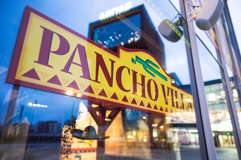 IS haastatteli Teemu Vanharantaa Ratinan kauppakeskuksessa Tampereella sijaitsevassa Pancho Villa -ravintolassa.