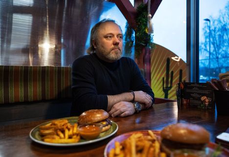 Tammikuussa 48 vuotta täyttävän Vanharannan elämä on perheen lisäksi ravintolabisnestä, urheilua ja WASPia.