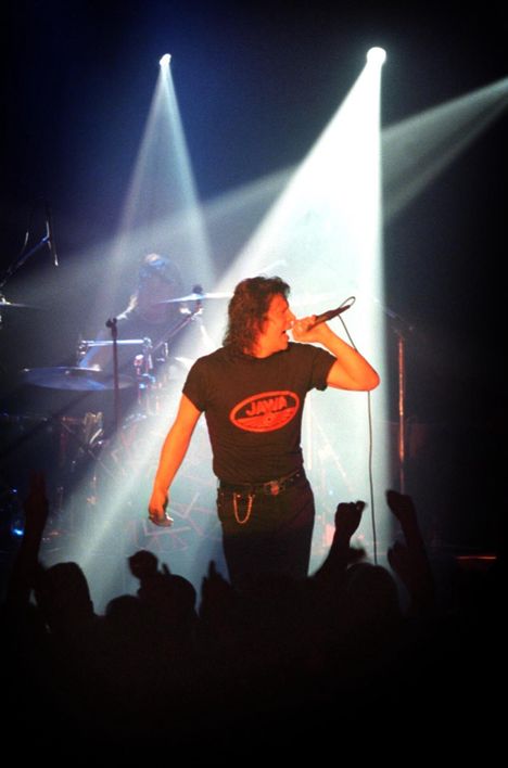 Mustajärvi Tullikamarin Pakkahuoneella Popedan 20-vuotisjuhlissa vuonna 1998.