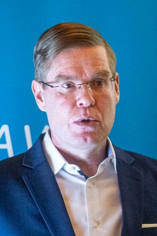 Finavian lentoasemaverkoston johtaja Henri Hansson.