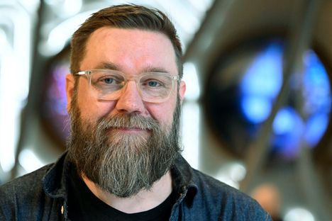 Pete Riski ohjasi Terveystalon joulumainoksen, joka ilmestyi vuonna 2024.