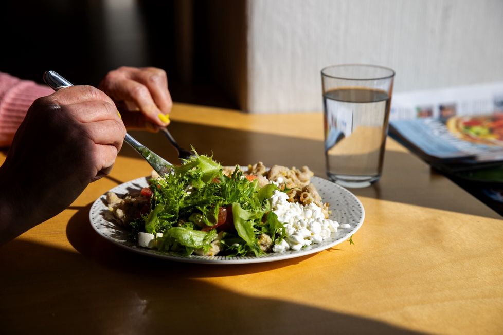 Verottajan määrittämän lounasedun arvo nousee ensi vuonna 14 euroon. 