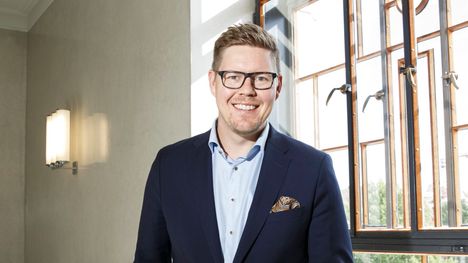 EVAn tutkimuksen mukaan yhä useampi demareiden äänestäjä kannattaa menoleikkauksia. Puheenjohtaja Antti Lindtmanin mukaan Sdp ottaisi ensi vuonna noin 460 miljoonaa euroa vähemmän velkaa kuin Orpon hallitus.