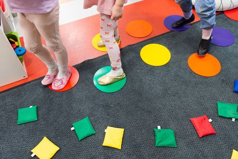 Päiväkodin häly kuormittaa monia.