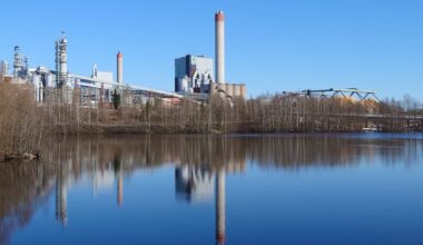 UPM Kymin tehtaalta karkasi lipeävesiseosta Kymijokeen | Kymenlaakso