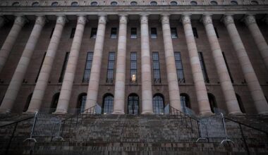 Stubb hyväksyi lain eduskunnan turvatoimien kiristämisestä | Kotimaa