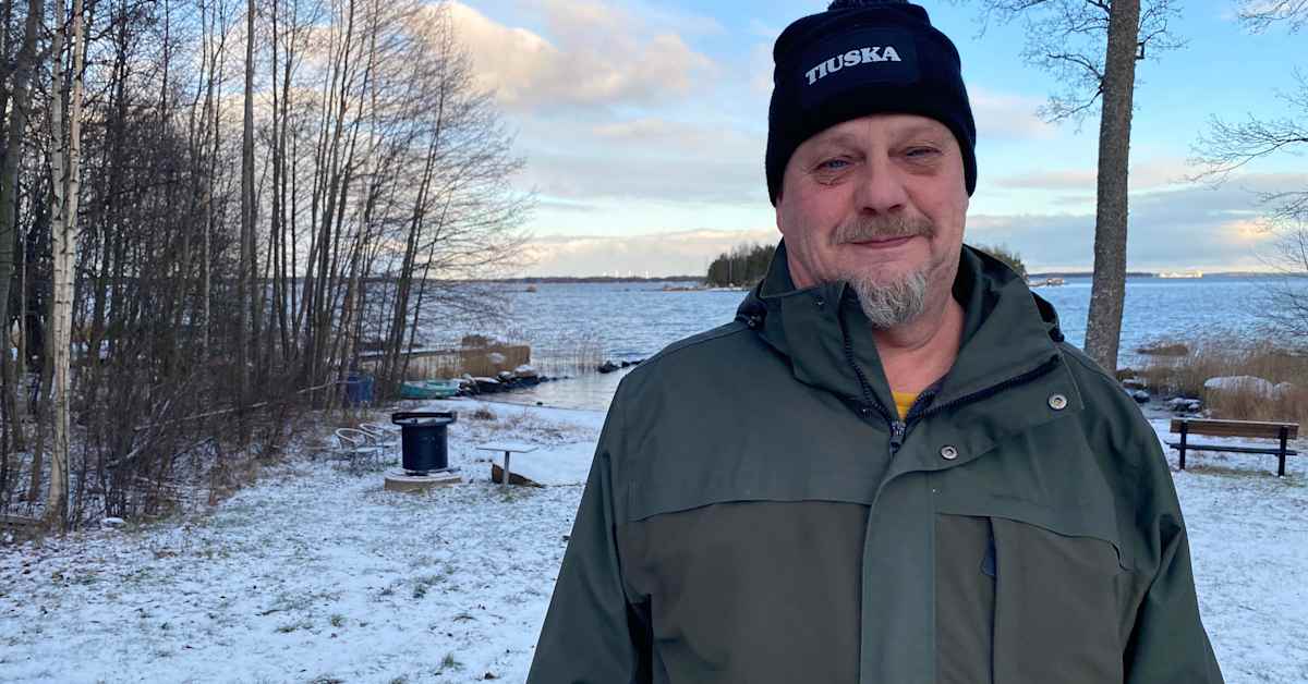 Tiutisen asukkaat keksivät, miten estää koirien kauhujen yö – tähän loppui rakettien ammuskelu ympäri kylää | Kymenlaakso