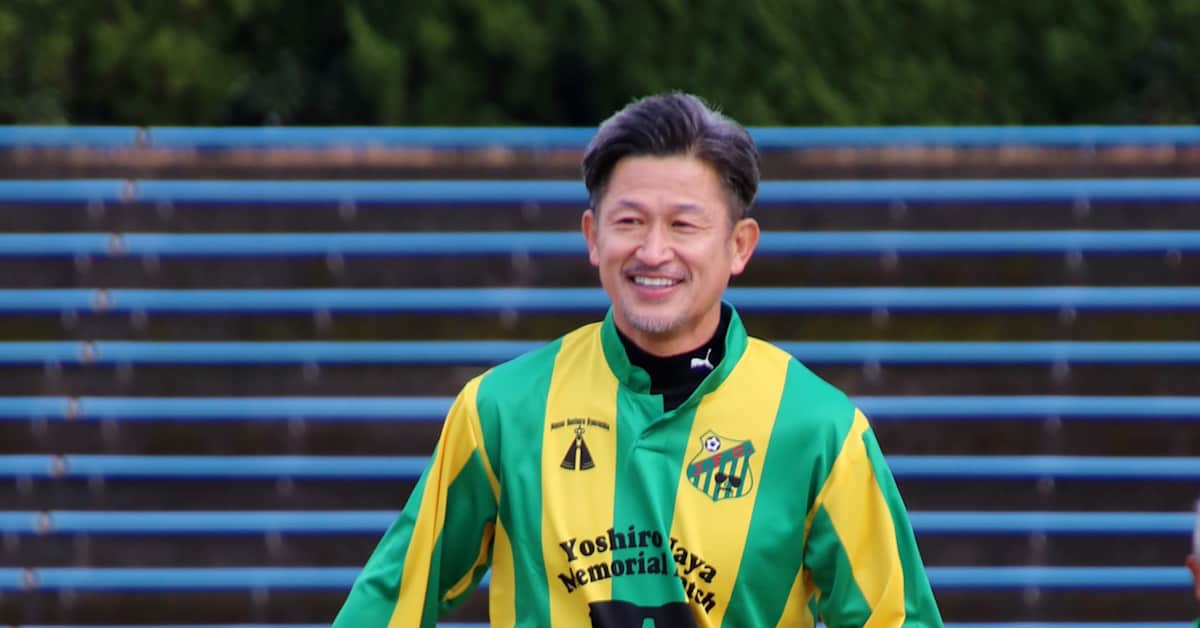 Maailman vanhin ammattilais­jalka­palloilija jatkaa uraansa 58-vuotiaana | Urheilua lyhyesti