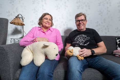 Mici ja Maicci esittelevät ruudussa usein lempipehmojaan Päcciä ja Päcci Junioria.