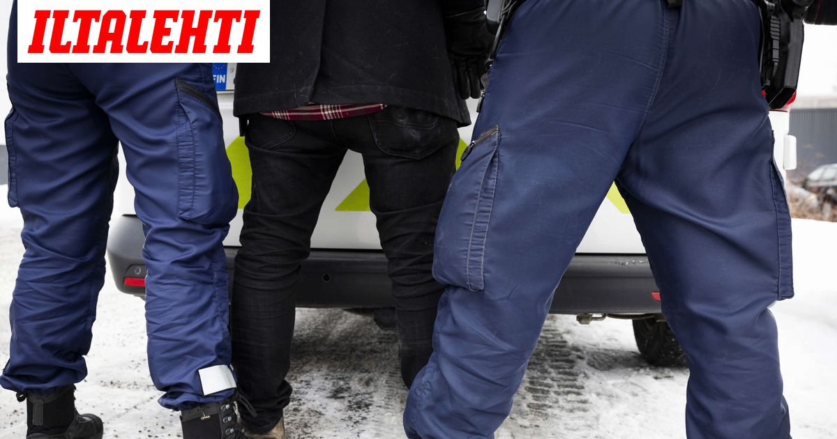 Miestä pääkaupunkiseudulta epäillään seksuaalirikoksista Pohjois-Savossa ja Helsingissä – Uhrit ovat lapsia