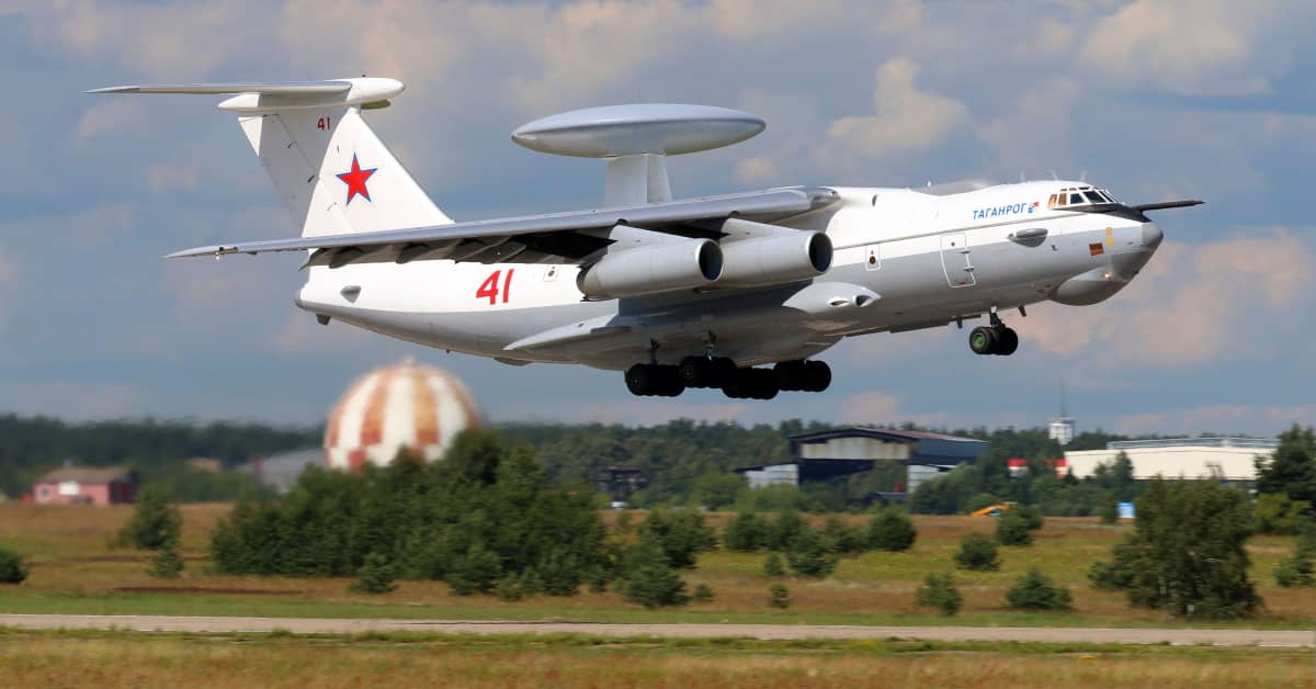 Ukraina tuhosi ovelilla iskuilla lähes kaikki Venäjän ilmavalvonta­koneet – hyökkäykset öljylaitoksiin helpottuivat | Uutisia lyhyesti