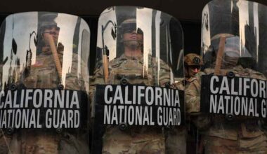 Trump: Kansallis­kaartin joukot vedetään pois Chicagosta, Los Angelesista ja Portlandista | Uutisia lyhyesti