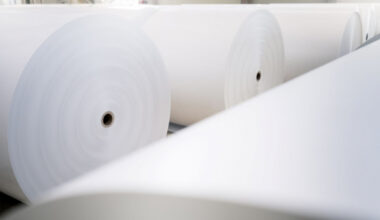 Muutosneuvottelut päättyneet - UPM lopettaa graafisen paperin tuotannon Ettringenissä - Metsätrans-Lehti