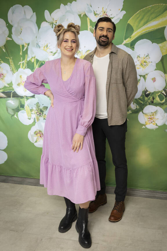 (221110) -- Helsinki, November 10, 2022 – Emma Karasjoki and Gogi Mavromichalis poses for the camera during YLE press conference in Helsinki, Finland, 10. November 2022. (Matti Matikainen/Aller Media)