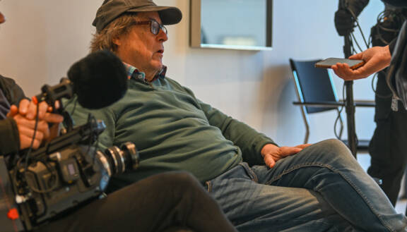 Pekka Lehto on jo aiemmin tehnyt Anneli Aueriin liittyvän dokumentin Ulvilan murhamysteeri. Nyt hän tekee uutta dokumenttia, jossa tapahtumia tarkastellaan Annelin vanhimman lapsen näkökulmasta.