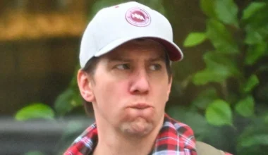 Salakuva: Aku Hirviniemi joululounaalla yllättävässä seurassa