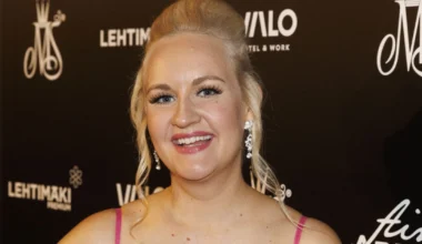 Auri Kananen jakaa vauva-arjen ilot ja haasteet - Paula Vesalan ylistävä kommentti