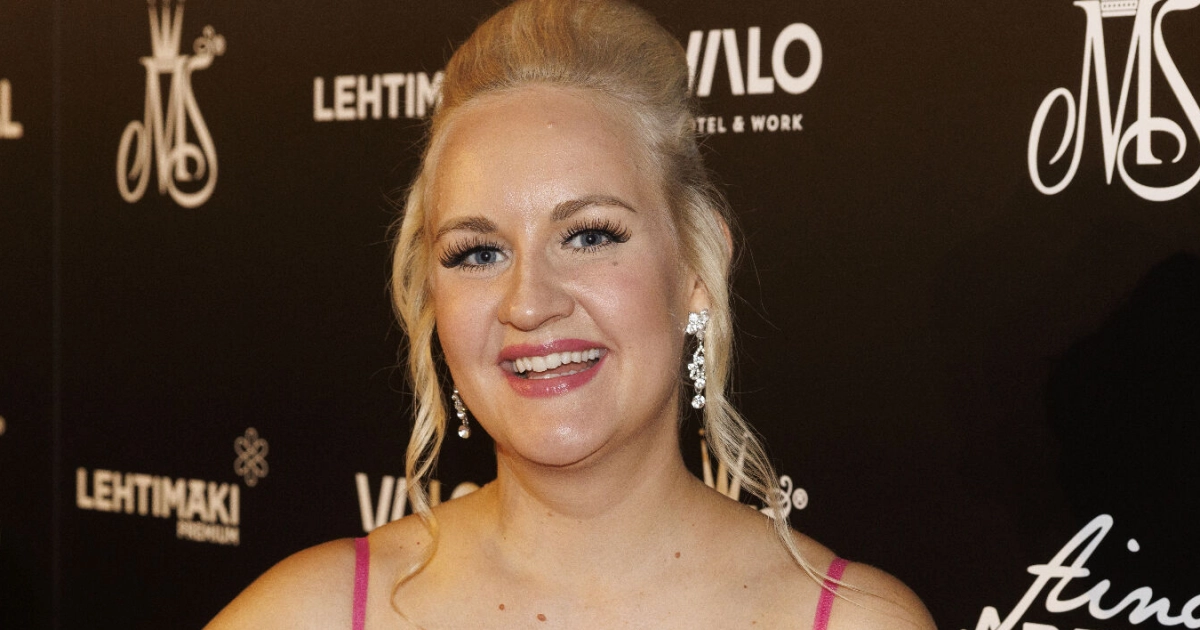 Auri Kananen jakaa vauva-arjen ilot ja haasteet - Paula Vesalan ylistävä kommentti