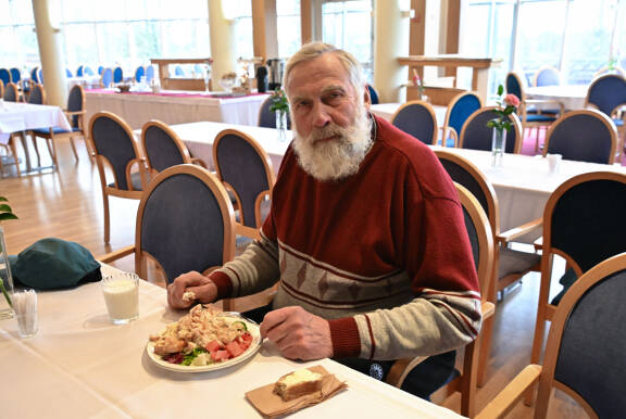 – Jouluna rauhoitutahan. Mitä sitä turhia hosumahan.