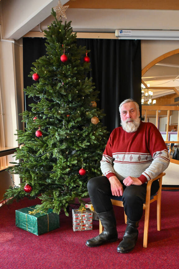 Juha Mieto kehottaa ottamaan hissunkissun.