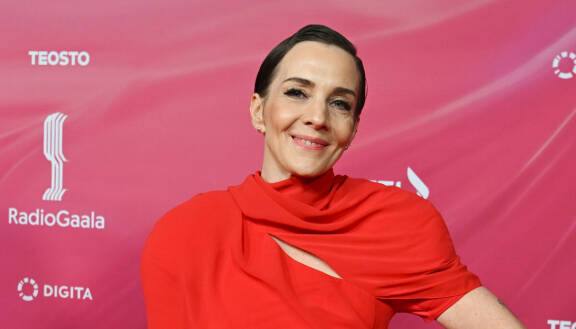 Ensimmäinen Yökylässä Maria Veitola -kausi nähtiin vuonna 2015.