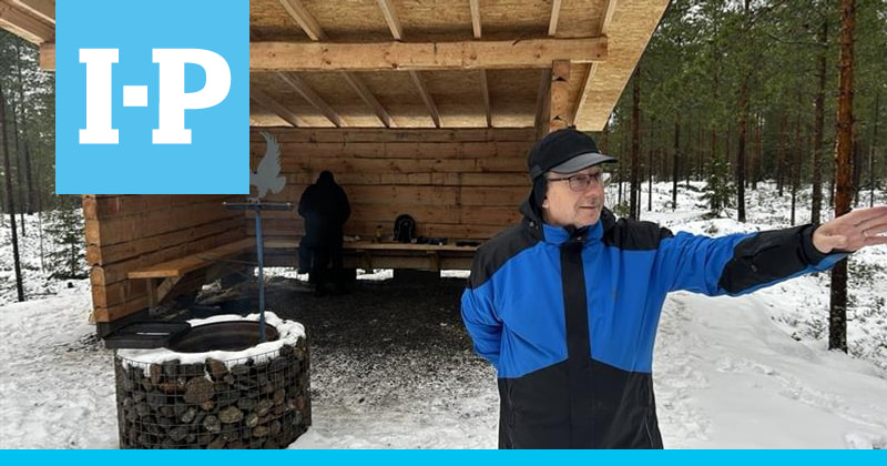 Hyllykallio sai vihdoin laavun – Yhden yksityiskohdan viimeistely oli pakko jättää ensi kesään