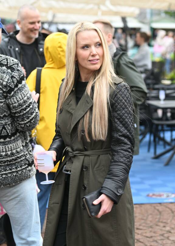 Piritta Jaajo Linnonmaan luotsaaman Superterassin avajaisissa kesäkuussa.