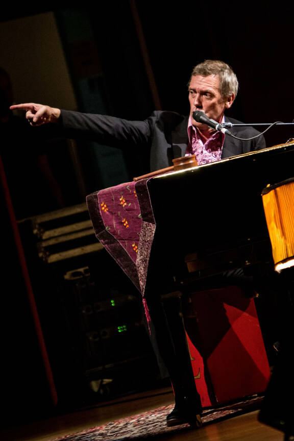 Tohtori House on taitava jazzpianisti. Kuva vuodelta 2014.