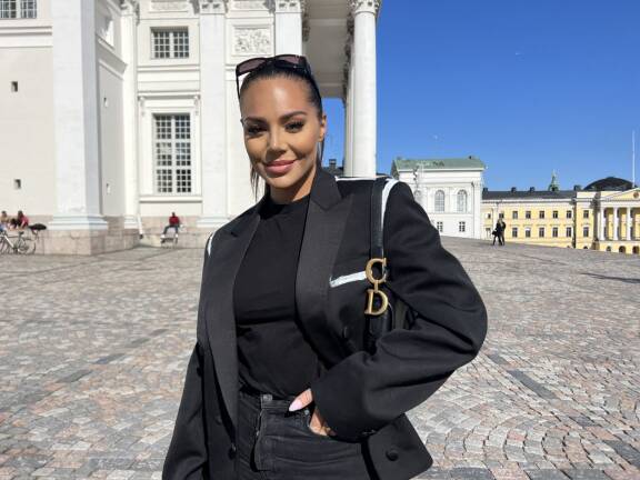 Sofian öiset puuhat hämmästyttävät, sillä aivan jokainen meistä ei seuraa joulun alla nyrkkeilyä keskellä yötä.